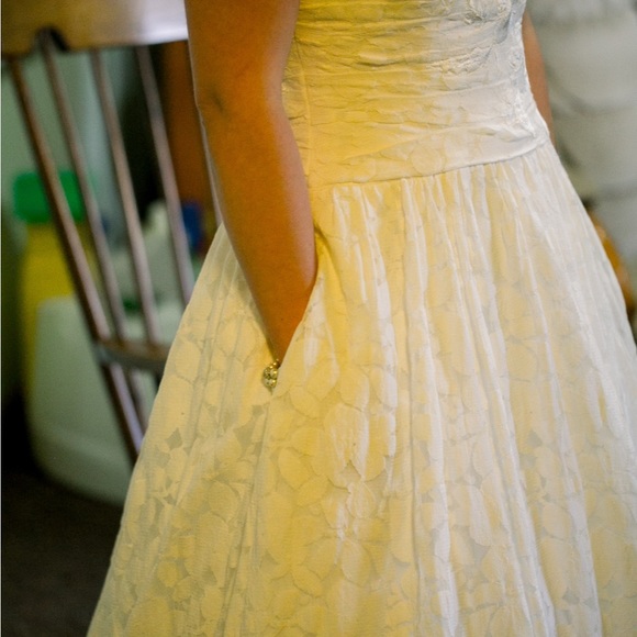 Size 6 Wedding dress - Picture 3 of 7